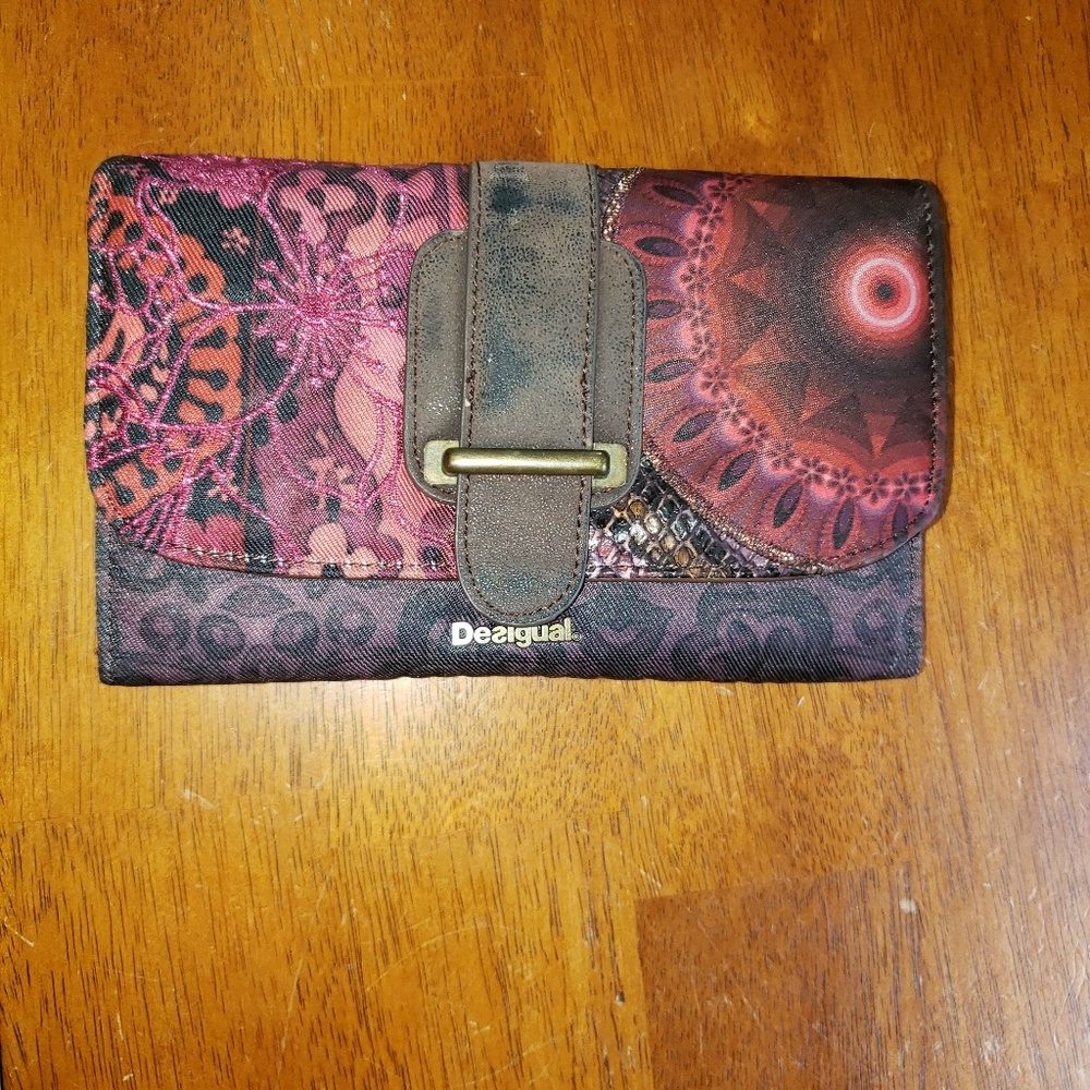 Desigual wallet